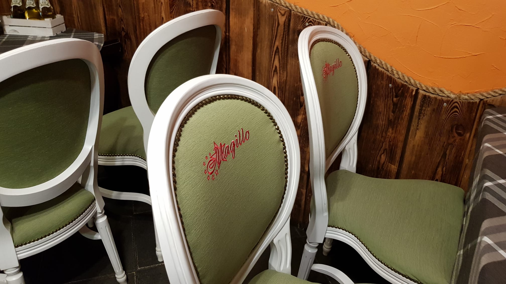 Krzesła Restauracyjne